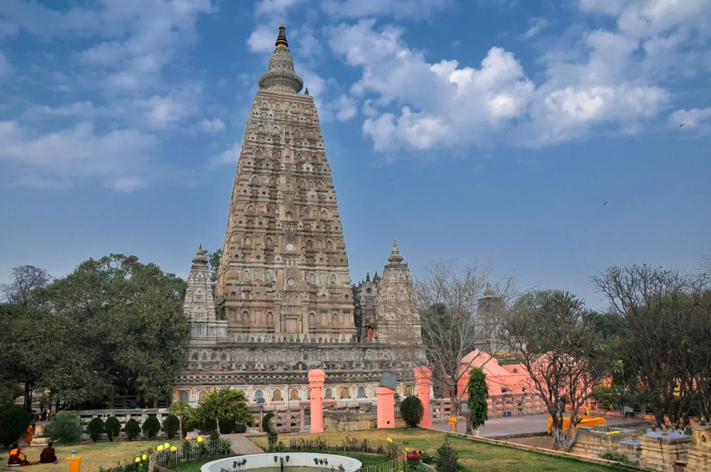 varanasi bodhgaya rajgir patna kushinagar tour package